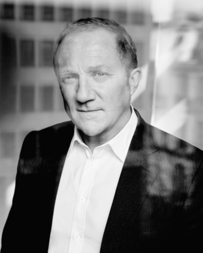 「ケリング」有給の産前産後＆養子縁組休暇、パートナー育休制度を導入