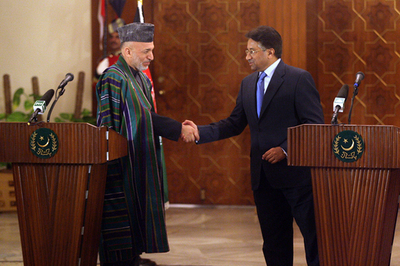 パキスタン、アフガニスタン首脳会談、テロ対策で協力推進へ