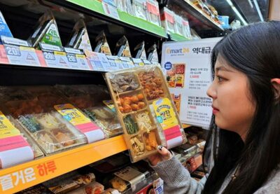 韓国コンビニ各社「究極のコストパフォーマンス」でしのぎ…お弁当、サラダ