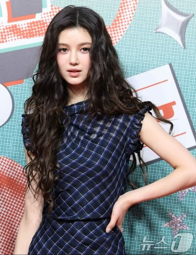 韓流NewJeans脱退のメンバー、ファンへ心境綴る…「メンバーは私の『第二の家族』」