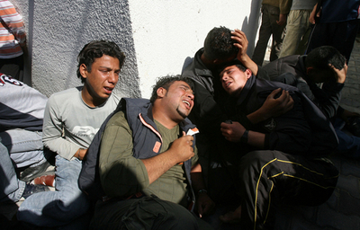 イスラエル軍ヘリ、ガザ地区北部をミサイル攻撃 - パレスチナ自治区