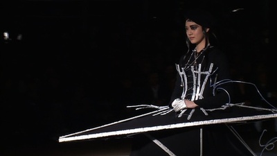 動画：「ヨウジヤマモト」15/16秋冬