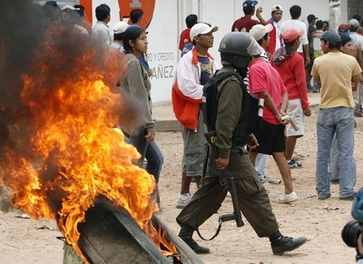 ボリビアで大統領に抗議する大規模スト