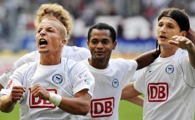 ヘルタ 開幕戦でフランクフルト下す