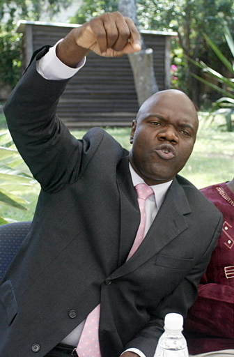 ジンバブエ、野党の有力政治家を拘束