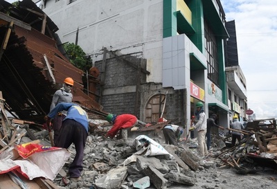 地滑りに民家巻き込まれ24人死亡 キルギス 写真3枚 国際ニュース Afpbb News