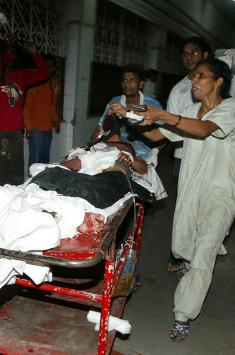 インド西部で連続爆発、29人死亡、負傷者100人超