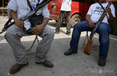 メキシコ町長、子どもにプレゼント配った麻薬王に謝意 捜査対象に