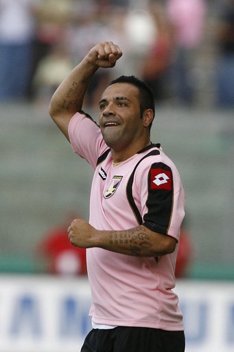 パレルモ ホームでローマを下す