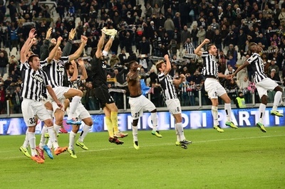 ユベントス、ナポリに大勝で首位ローマに肉迫