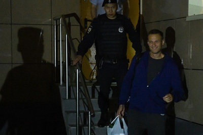 ロシア野党指導者ナワリヌイ氏逮捕、政権への抗議抑える狙いか