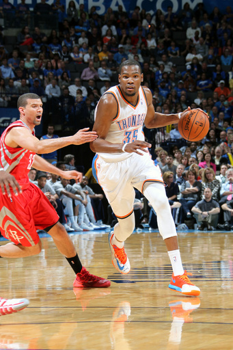 デュラントが42得点の活躍！サンダーがロケッツに勝利