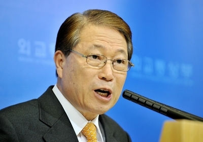 哨戒艦沈没、韓国外相が北関与を明言 北字体の数字も発見