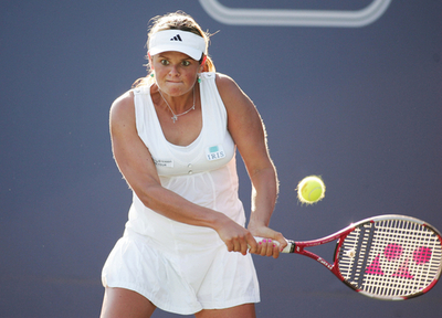 ウズニアッキ ストーサー下し準決勝進出