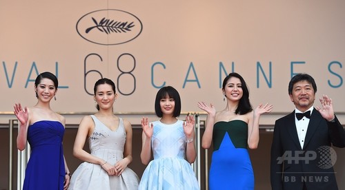 【写真特集】『海街diary』上映、綾瀬さんらレッドカーペットに カンヌ 【写真特集】『海街diary』上映、綾瀬さんらレッドカーペットに カンヌ