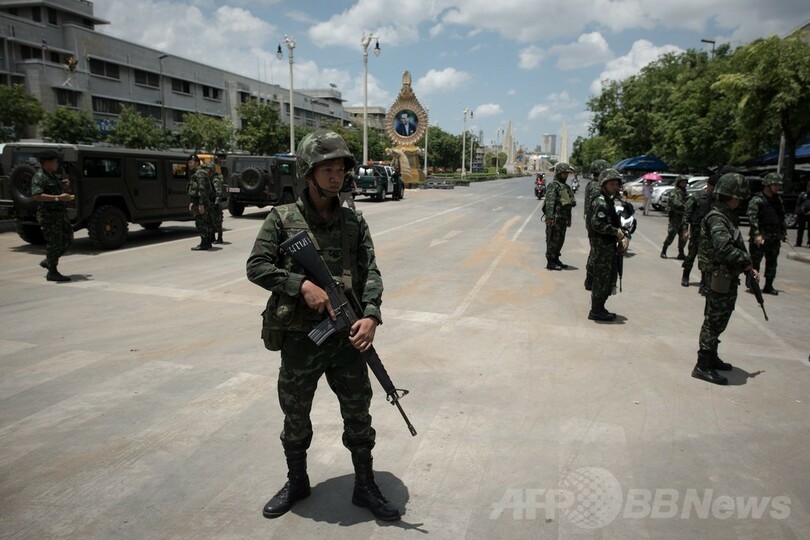 タイのクーデター、インラック氏らが出頭 155人に出国禁止令