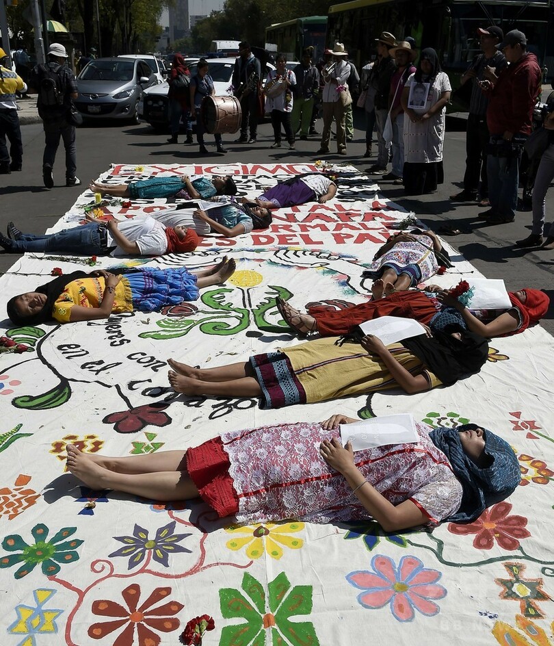 メキシコ学生43人失踪事件、新たに4か所から多数の遺体 写真6枚 国際ニュース:AFPBB News