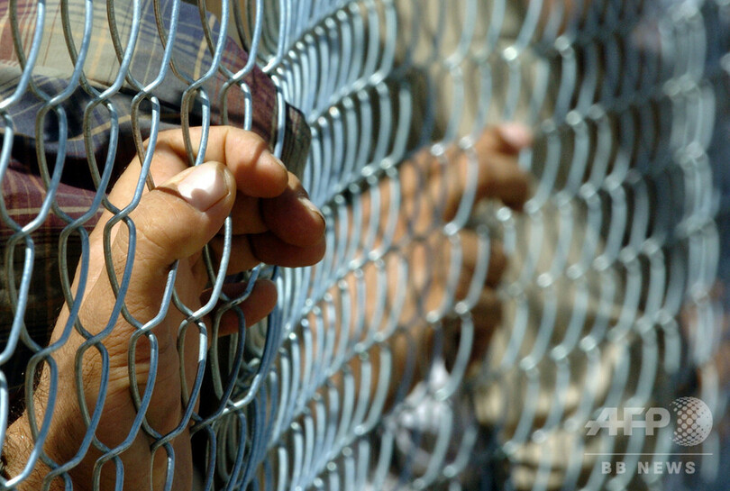 終身刑のマフィアボス、看守の指食いちぎりのみ込む 伊