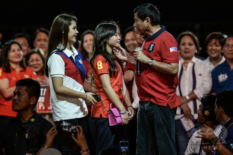 下ネタ連発、法王に暴言…比大統領選で優勢 「私刑執行人」の過激発言