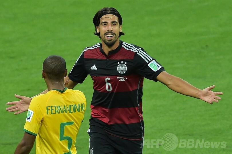ドイツが7ゴールを奪い決勝へ、ブラジルは歴史的大敗