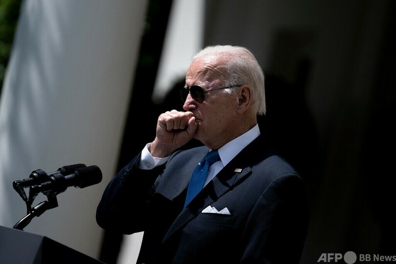 バイデン氏、コロナ陰性に 隔離解かれ会見