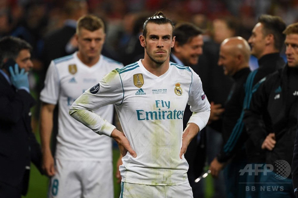 激レア【新品・】レアル ベイル　長袖　C L仕様 レアル、マドリード（A）16/17 選手支給 長袖 UEFA CL 決勝戦