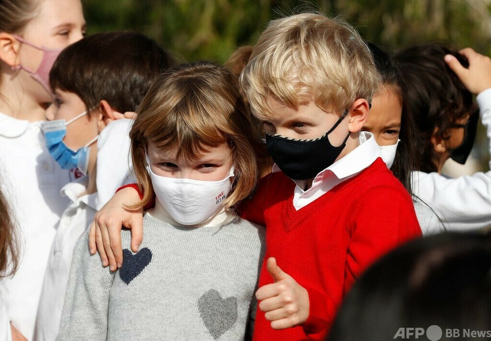 モナコ大公と双子の子どもたち カジノで植樹 写真15枚 国際ニュース Afpbb News