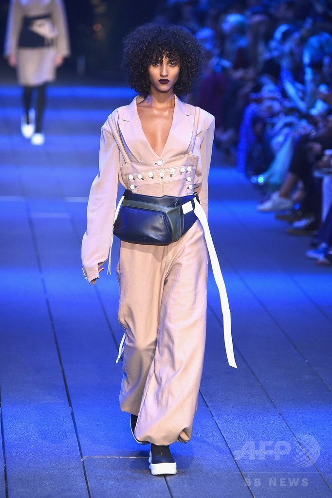 「DKNY」17年春夏