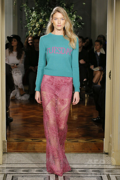 「アルベルタ・フェレッティ」17年プレフォールコレクション