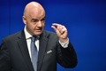 スイス・チューリヒのFIFA本部で行われた記者会見に臨むジャンニ・インファンティーノ会長（2017年1月10日撮影）。(c)AFP/Michael BUHOLZER