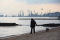 ロシアによる侵攻開始前に撮影された、ウクライナ南東部の港湾都市マリウポリの様子（2022年2月23日撮影、資料写真）。(c)Aleksey Filippov / AFP