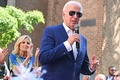 ジョー・バイデン米大統領と妻のジル氏（2024年7月7日撮影）。(c)SAUL LOEB / AFP