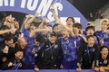 サッカーU-23アジアカップ決勝、日本対ウズベキスタン。優勝を喜ぶ大岩剛監督（中央）ら（2024年5月3日撮影）。(c)KARIM JAAFAR / AFP