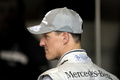 自動車フォーミュラワン（F1、F1世界選手権）バーレーンGP（Bahrain Grand Prix 2010）後のミハエル・シューマッハ（Michael Schumacher）氏（2010年3月14日撮影、資料写真）。(c)AFP/DDP/SASCHA SCHUERMANN