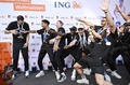 FIBAバスケットボール・ワールドカップを制し、独フランクフルトで行われたセレモニーに参加するドイツの選手ら（2023年9月12日撮影）。(c)Kirill KUDRYAVTSEV / AFP