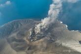 火山噴火のインドネシア、8空港閉鎖で17万人足止め