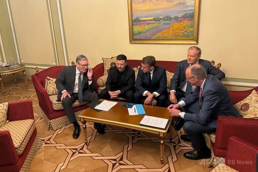 ゼレンスキー氏、プーチン氏との直接会談を提案 写真3枚 国際ニュース