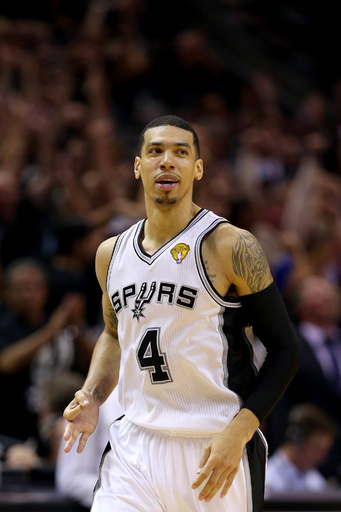 スパーズがヒートに大勝、2勝1敗とリード NBAファイナル