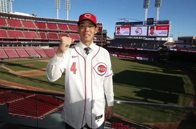 シンシナティに「ショータイム」を、秋山翔吾がレッズ入団会見