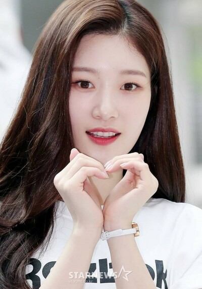 DIAチョン・チェヨン、BHエンターテインメントと契約締結 – KOREA WAVE