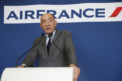 エールフランスの存亡は「瀬戸際の状況」 仏経済相が警告