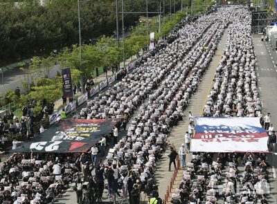 韓国・大企業でストのリスク拡大、サムスン電子・ポスコの労使対立に懸念…大企業労組の強硬姿勢広がる