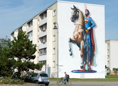 グラフィティーアートでスーパーマンや亡命者、独