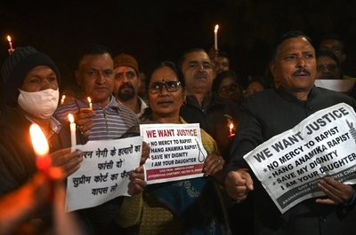 インド女子学生暴行死から10年 母「何も変わらず」