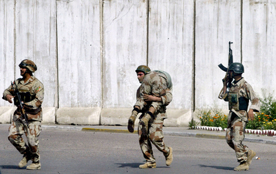 公共事業省で爆発、4人死亡、訪問中の副大統領は軽傷か -　イラク