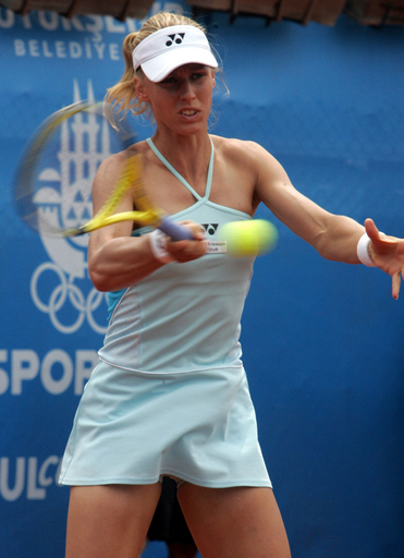 デメンティエワ カスタノに勝利し準決勝進出