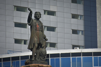 メキシコ、コロンブス像撤去 米大陸到達の記念日前に