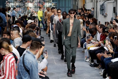 「CMMN SWDN」19年春夏メンズ