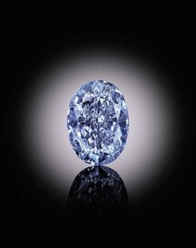 10.10カラットの希少ブルーダイヤ、香港で競売へ