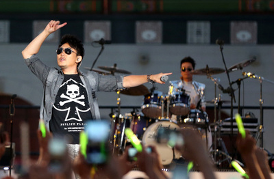 歌手イ・スンチョル、新アルバムを記念してライブ開催　